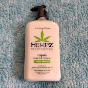Hempz Original Herbal Moisturizer - White and Green